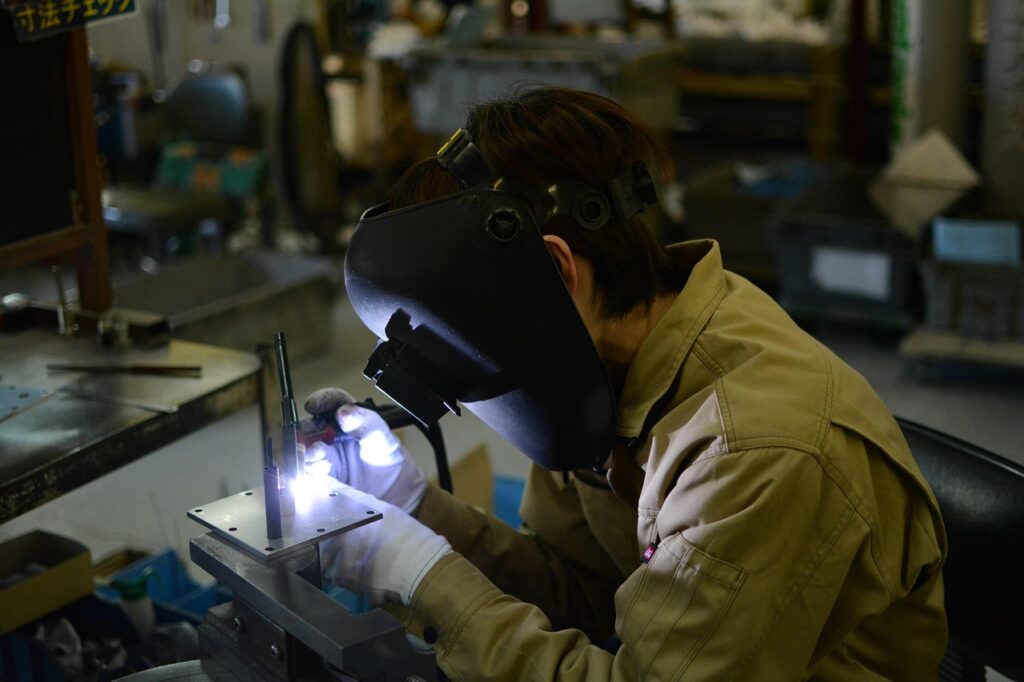 invoice factoring for manufacturing companies